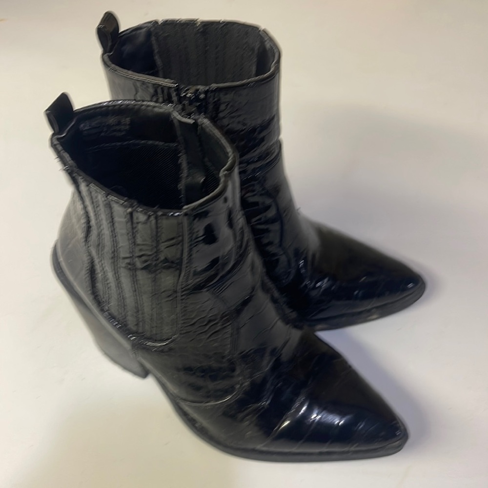 NY /LA patented leather boots size 5.5